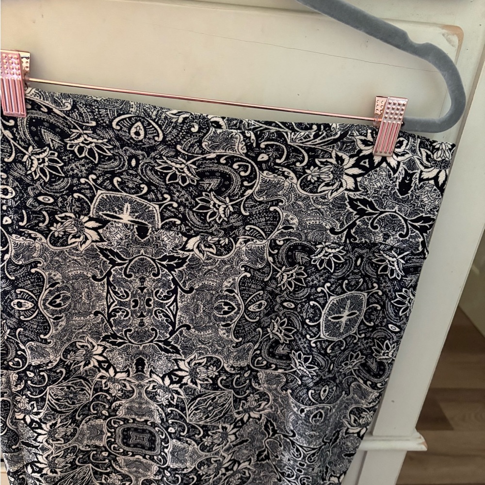 LuLaRoe Black and White Paisley Pencil Skirt